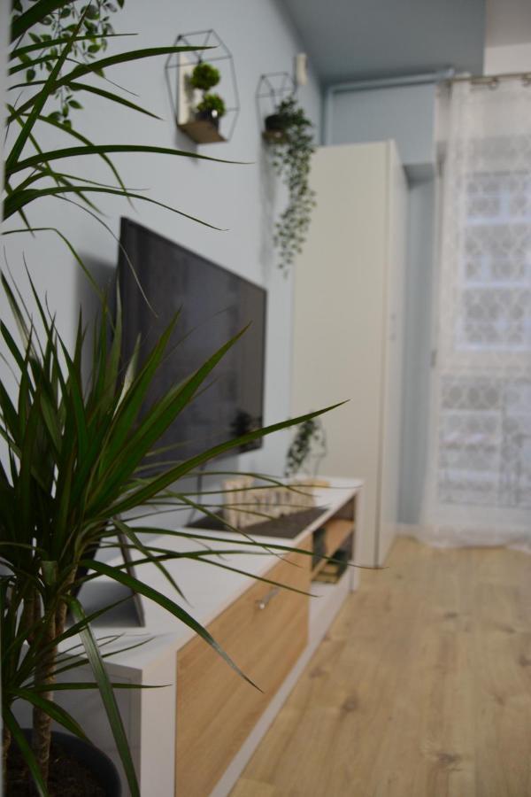 Sunshine - New & Quiet 1Br Apt, Business Area, Close To Airport, Highway A3, Subway Bukarest Kültér fotó