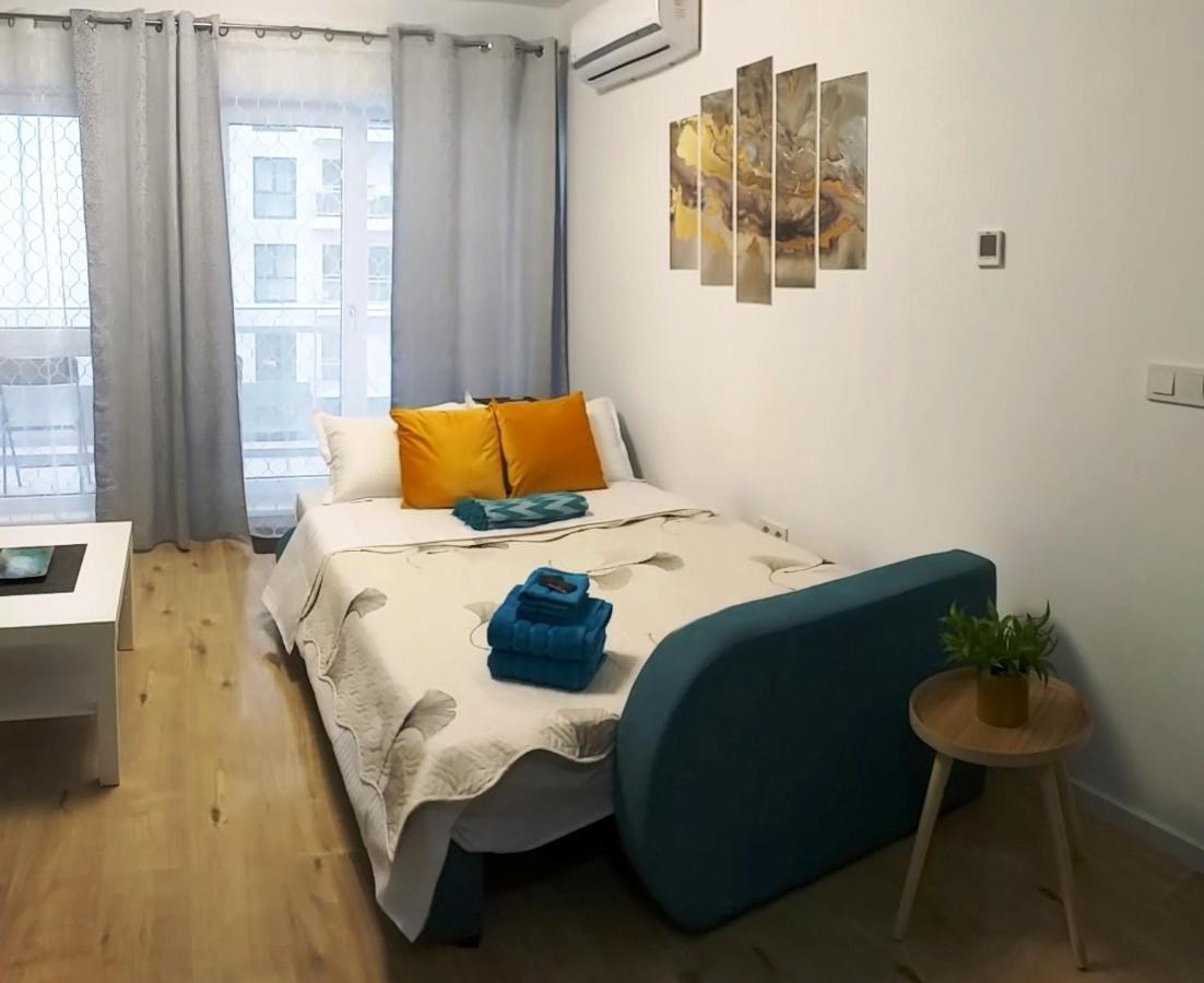 Sunshine - New & Quiet 1Br Apt, Business Area, Close To Airport, Highway A3, Subway Bukarest Kültér fotó